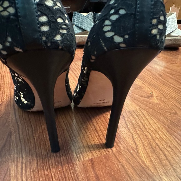 BCBG Max Azaria Black Lace stilettos black leather high Heels. Stunning. - Picture 5 of 10